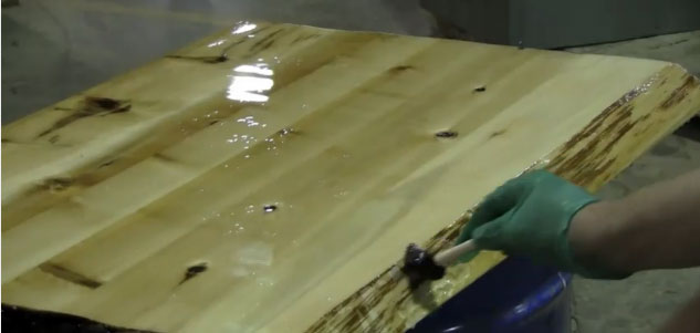 Обработка и пропитка дерева жидким стеклом: процесс нанесения