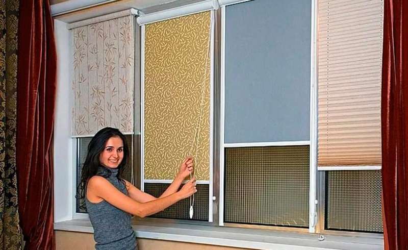 Установка рулонных штор на пластиковые окна – особенности работ без использования инструментов