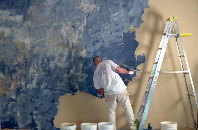 Декоративная краска для стен с эффектом бархата: характеристики и нюансы нанесения бархатной краски