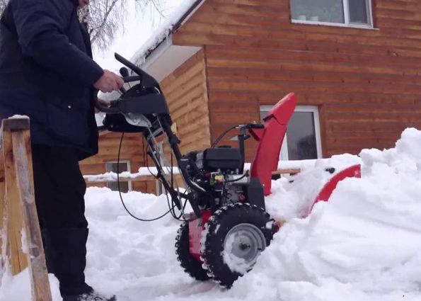Снегоуборочная машина для дачи: принцип работы, виды, советы как выбрать