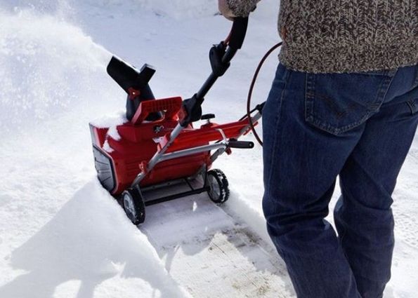 Снегоуборочная машина для дачи: принцип работы, виды, советы как выбрать