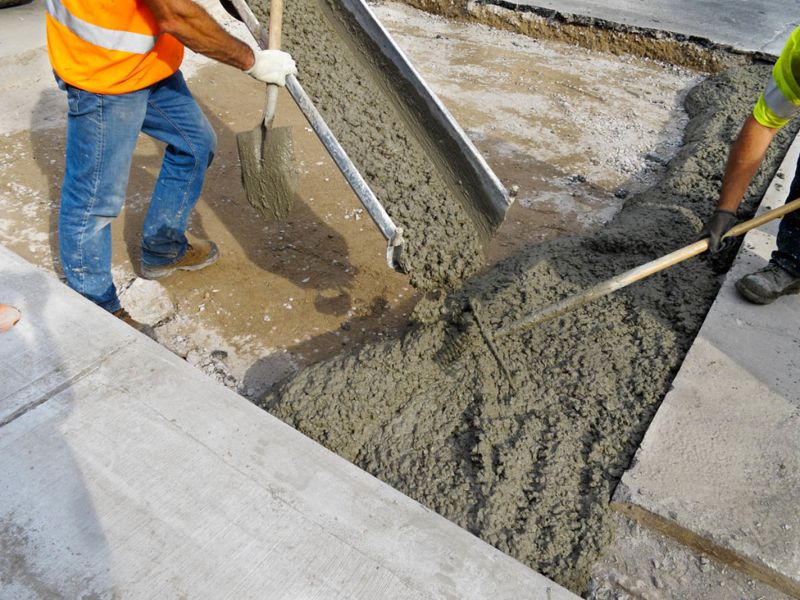 Заливка бетона — какие погодные особенности?