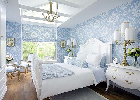 Голубой цвет в интерьере спальни (фото)