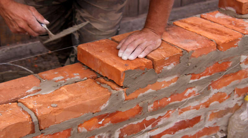 Как построить кирпичную стену? 3 правила