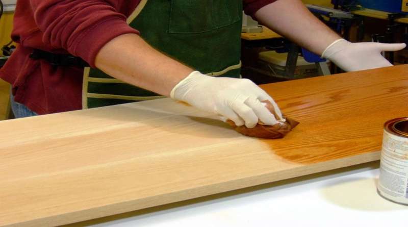 Обработка древесины: антисептики, обессмоливающие и отбеливающие составы, клеи и лакокрасочные покрытия